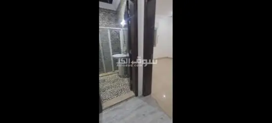 شقة للايجار الشهري 300