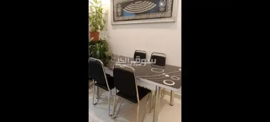 طاولة + 3 كراسي - 3